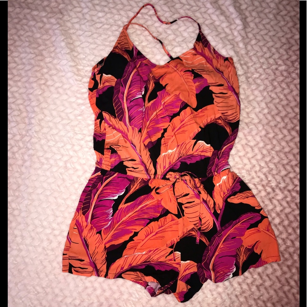 Women’s S shorts Romper in bold floral print